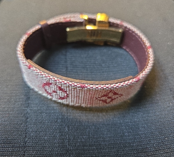 Authentic LOUIS VUITTON Monogram Mini Canvas Good Luck Bracelet - Picture 2 of 15